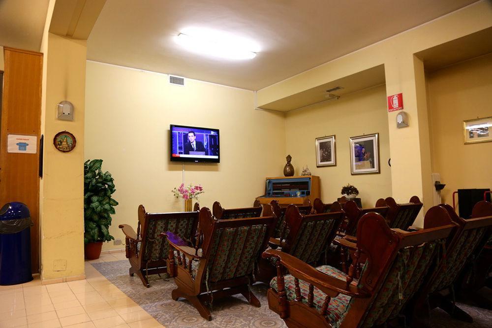 Casa Piccole Ancelle Di Cristo Re Hotell Rom Exteriör bild
